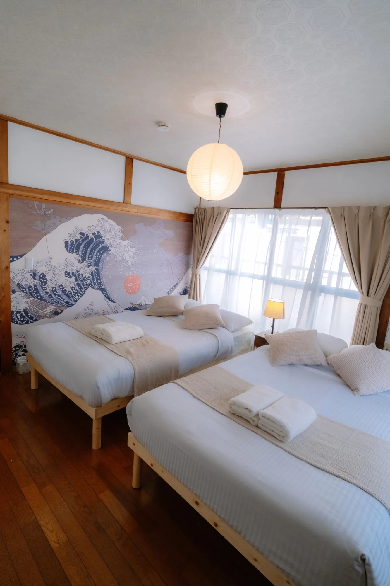 Kimiko Jujo House — Hokusai Great Wave bedroom